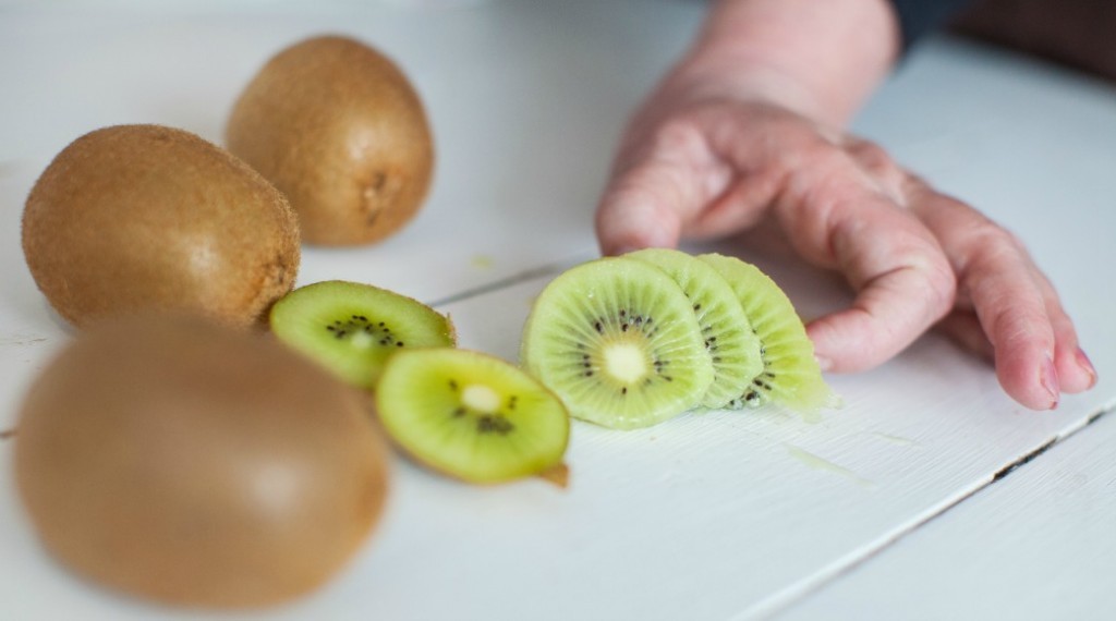 How to Peel a Kiwi